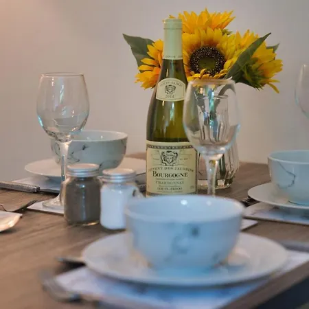 K - Harrogate Terrace Apartment